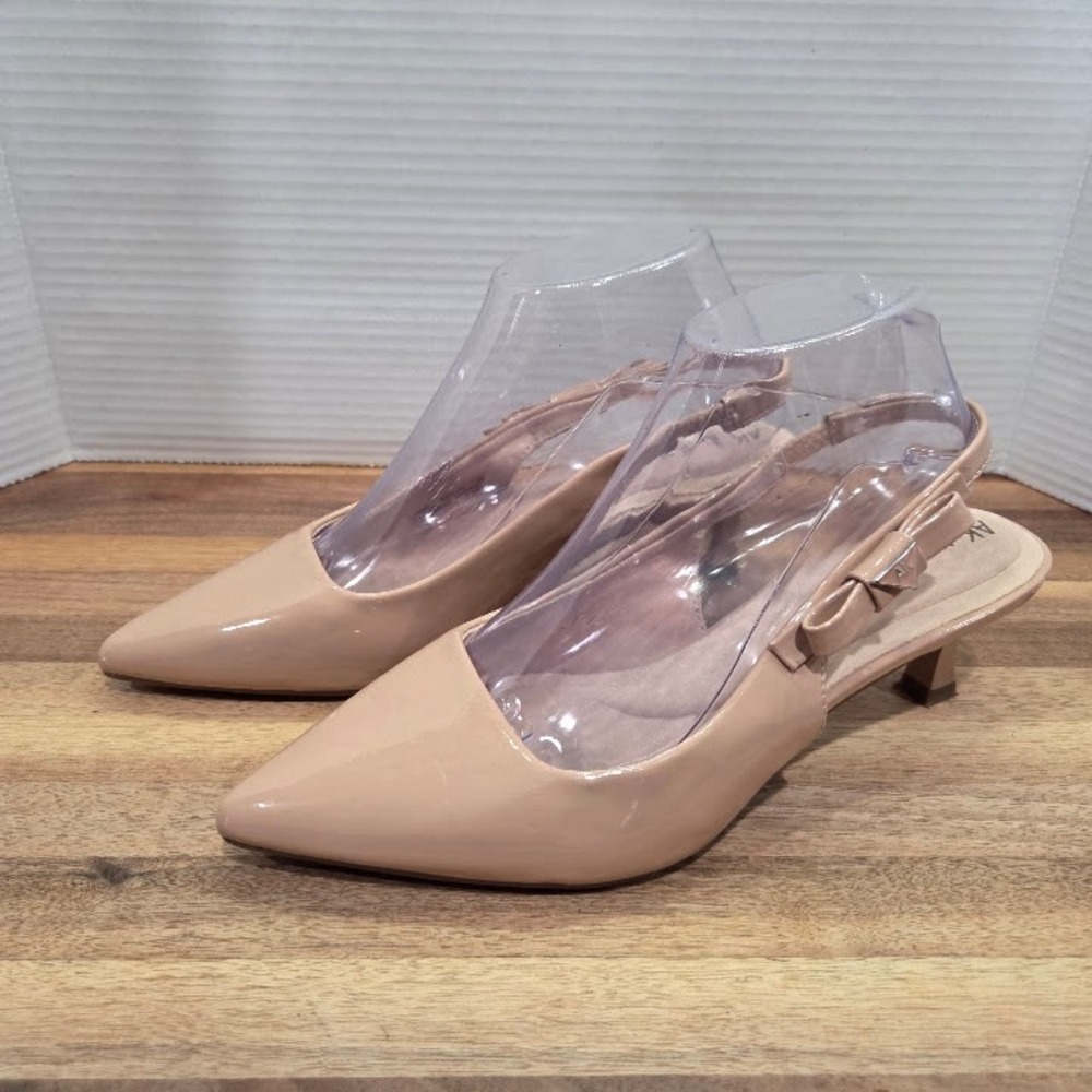 Anne Klein Kibbey Slingback Heels Womens 7.5 M Nude Patent Bow Kitten Heel